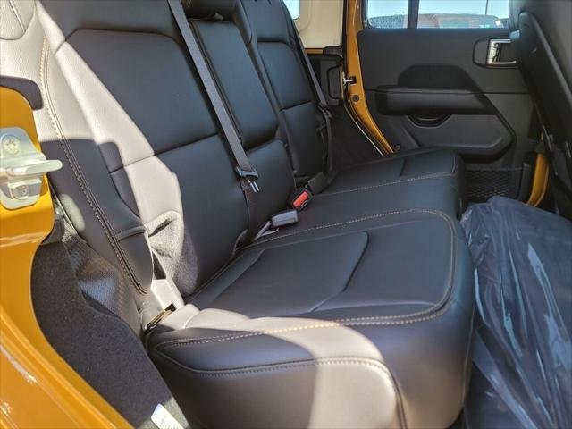 New 2026 Goldilocks Exterior Paint Jeep Sahara image 35
