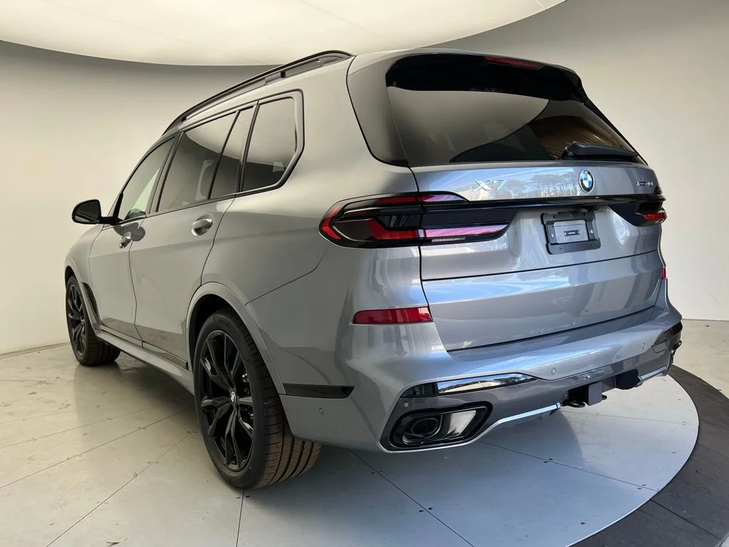 New 2026 Skyscraper Grey Metallic BMW xDrive40i image 4