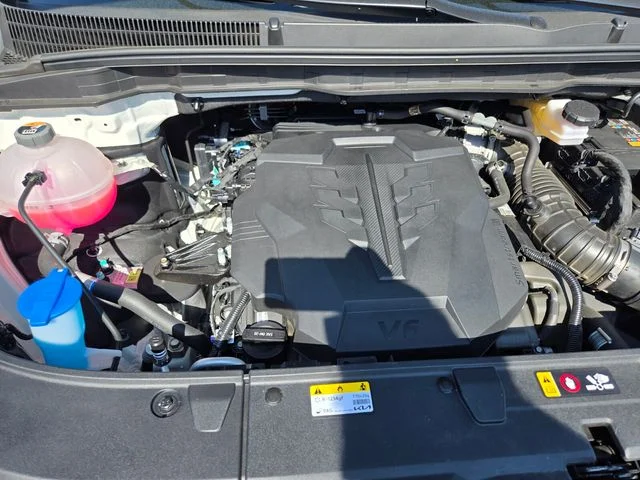 Used 2025 White Kia SX image 23