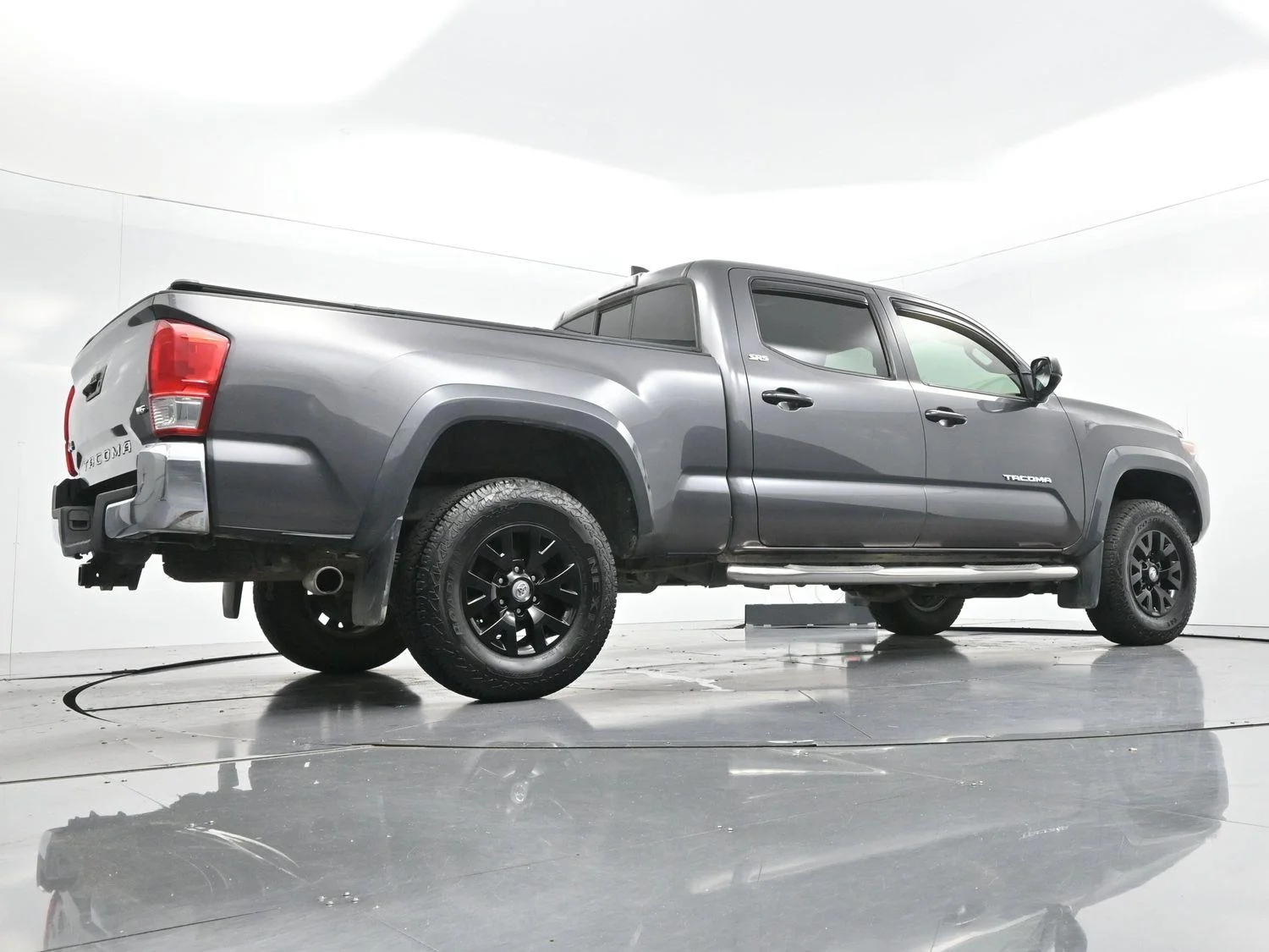 Used 2017 Magnetite Gray Metallic Toyota SR5 image 46