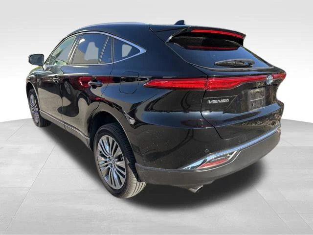 Used 2022 Black Toyota XLE image 6