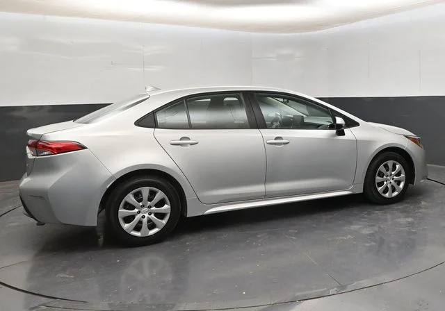 Used 2022 Silver Toyota LE image 8