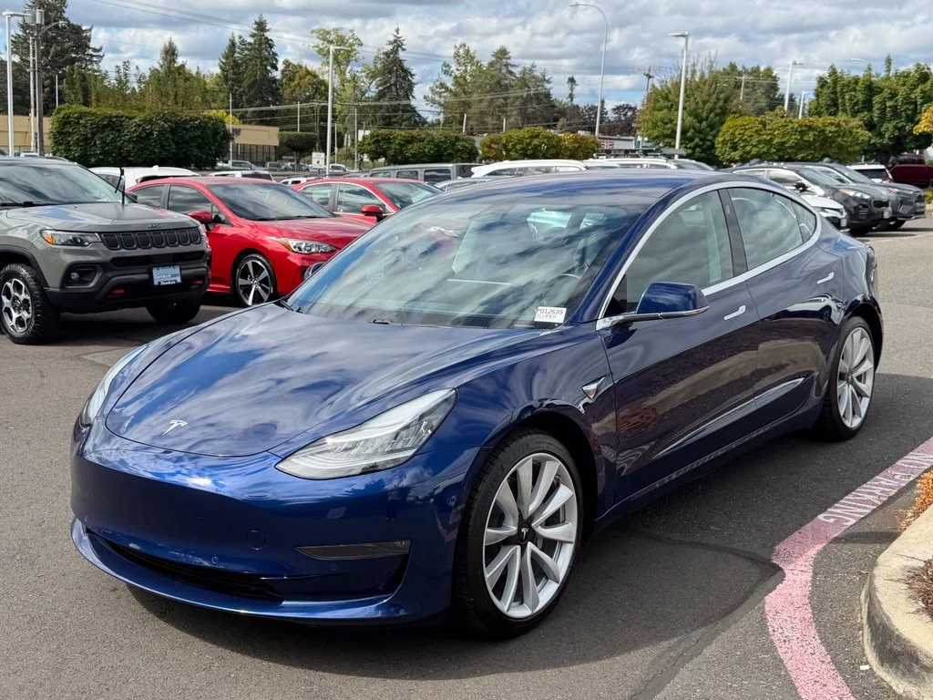 Used 2018 Blue Tesla Long Range image 4