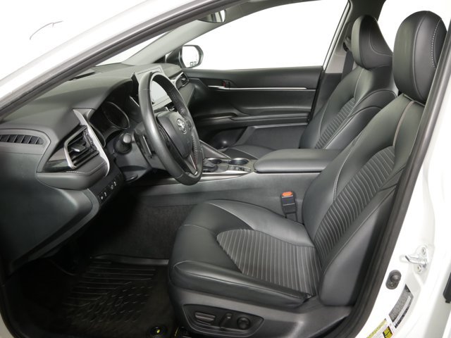 Used 2024 Ice Cap Toyota SE Nightshade AWD image 9