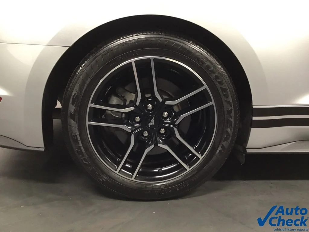 Used 2019 Silver Ford GT Premium image 28