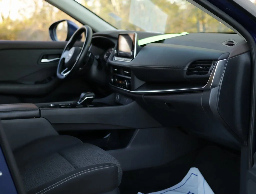 2023 Nissan Rogue SV - Photo 28