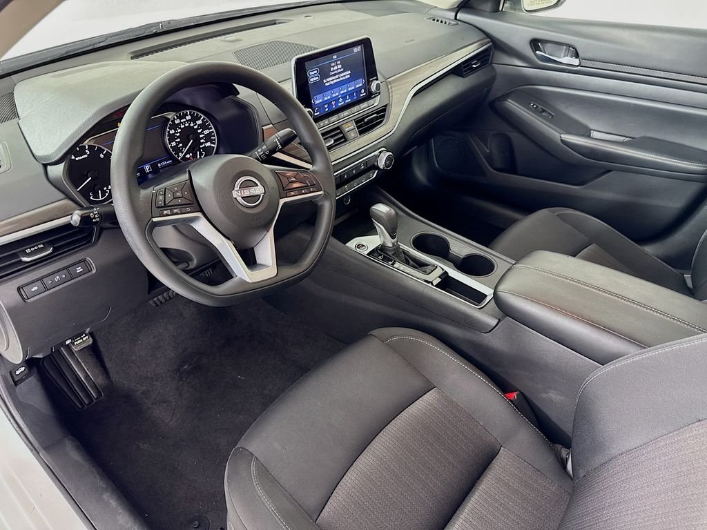 2025 Nissan Altima SV - Photo 10