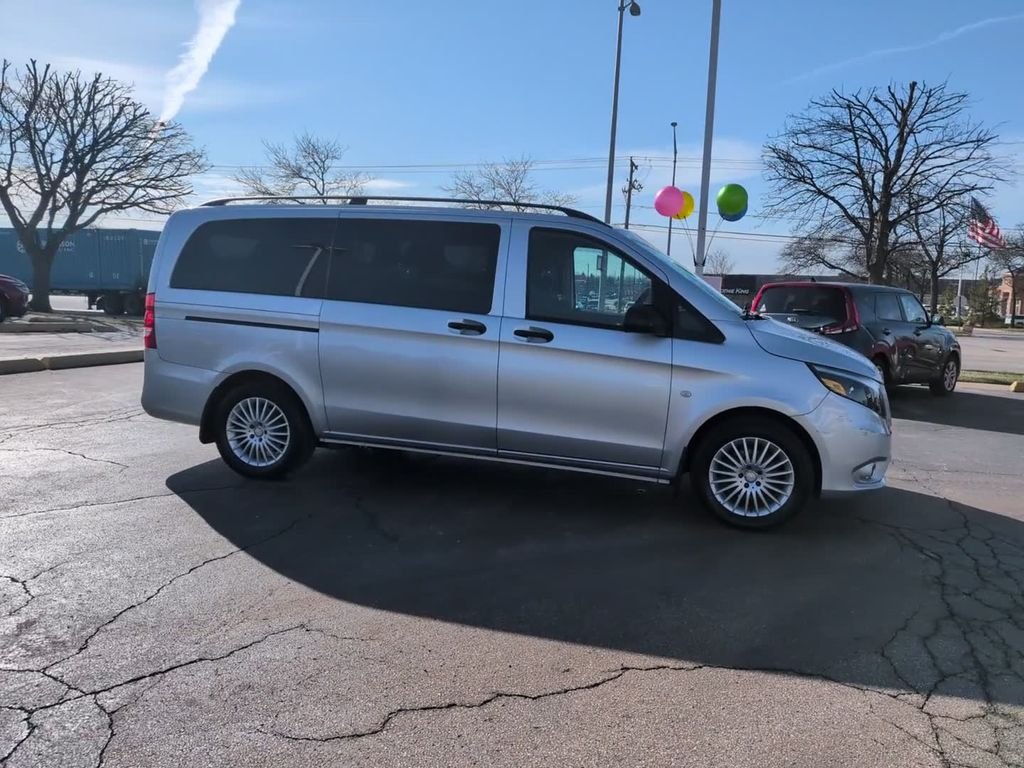 Used 2017  Mercedes-Benz Passenger image 4