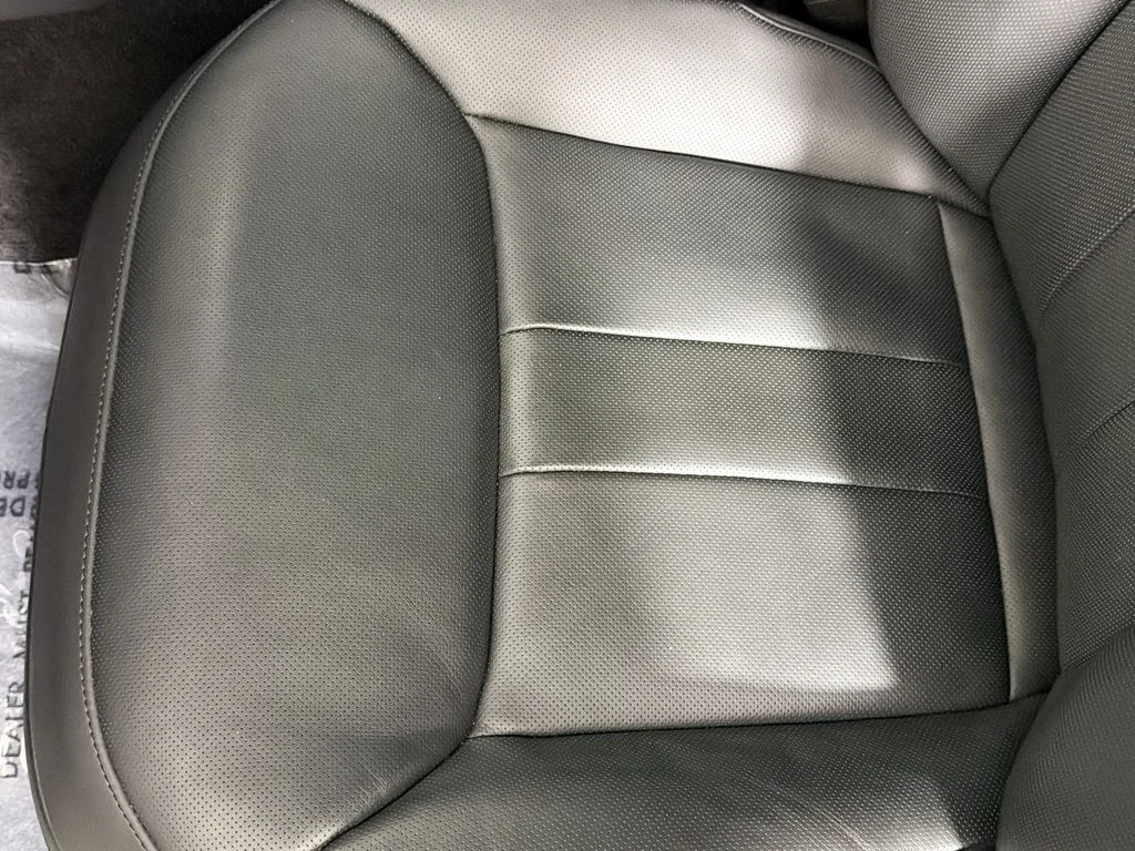 Used 2024 White Land Rover SE image 20