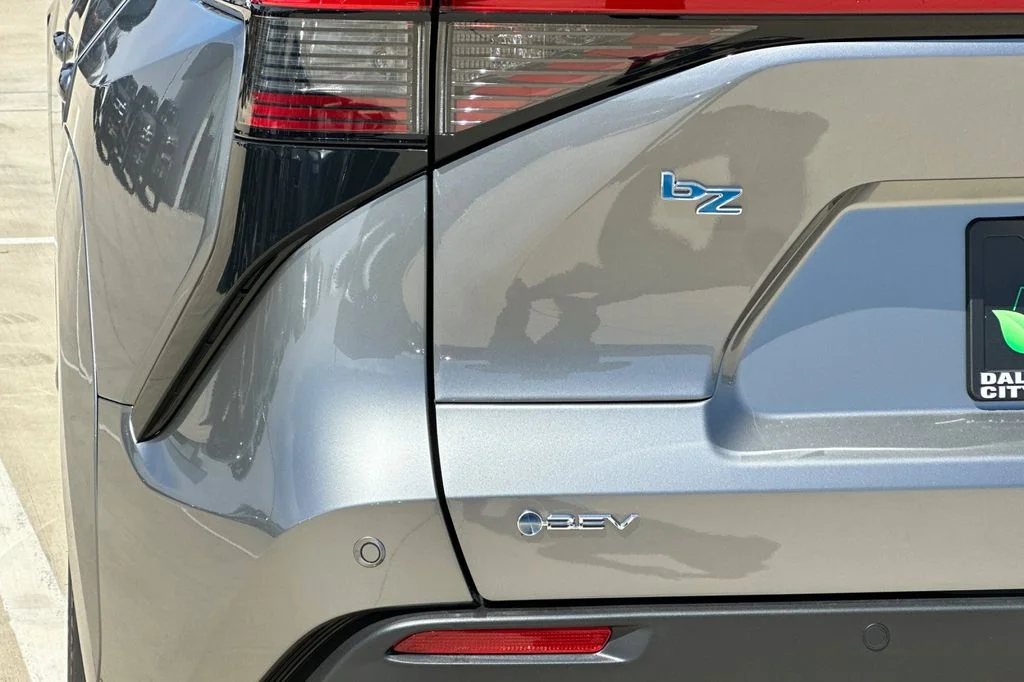 New 2026 Heavy Metal <sup>1</sup> Toyota  XLE image 25