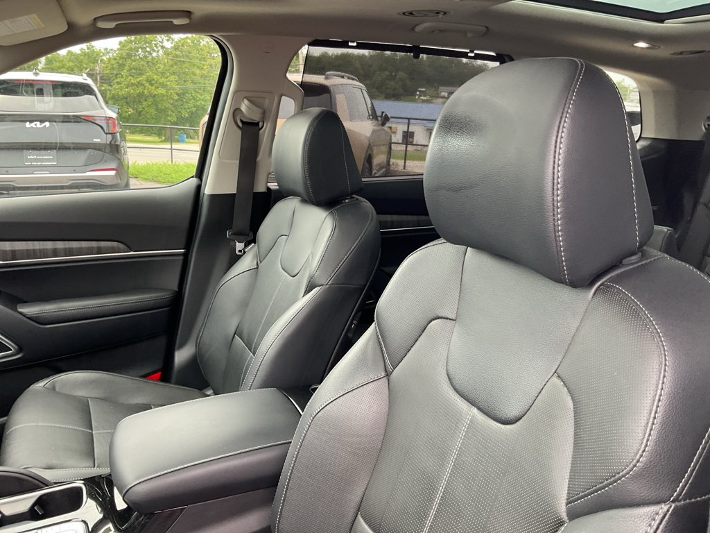 Certified Used 2024 Ebony Black Kia SX image 25