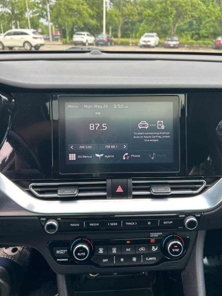 Used 2022 Orange Kia LXS image 13