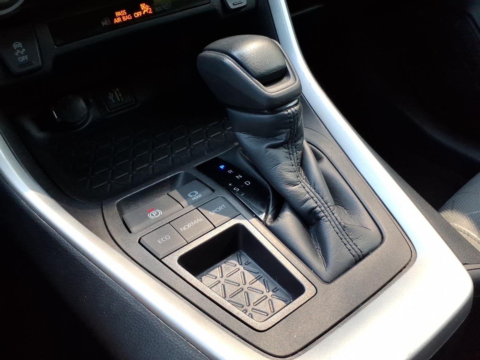 Used 2024  TOYOTA  image 22