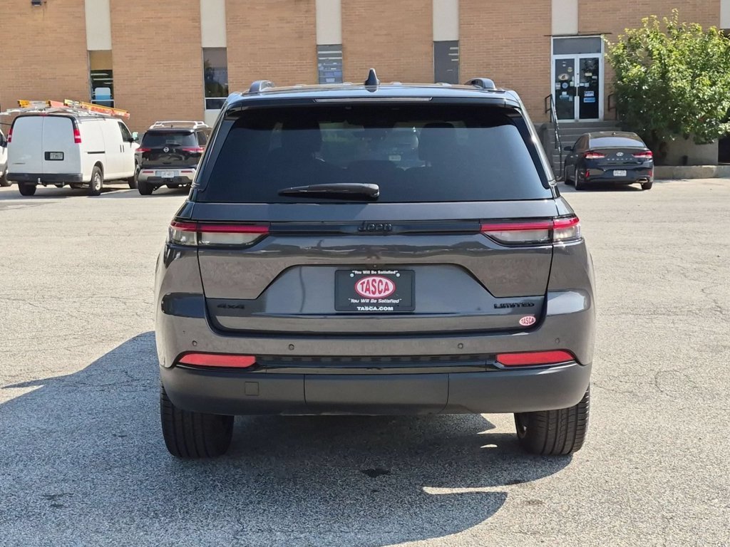 Used 2025 Gray Jeep Limited image 4
