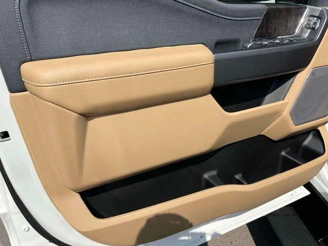 New 2027 Star White Metallic Tri-Coat Ford F-250® Lariat® image 18
