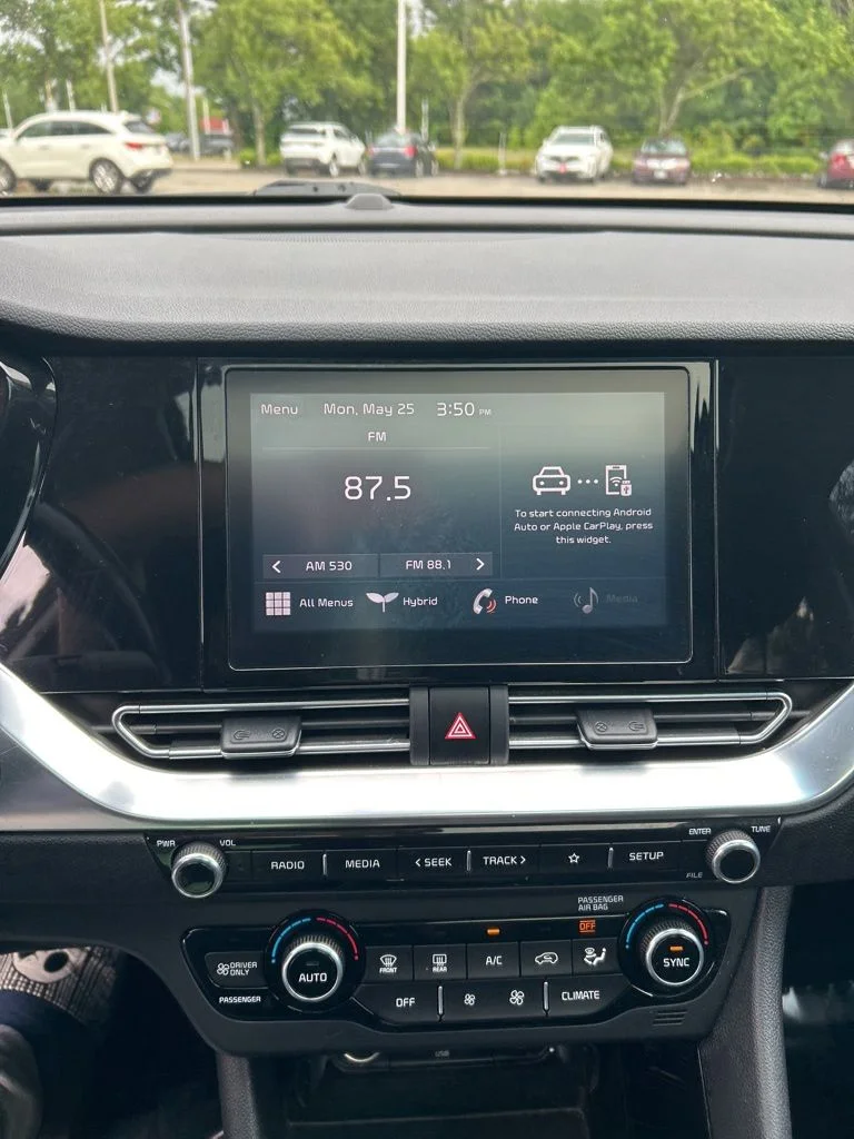 Used 2022 Orange Kia LXS image 13