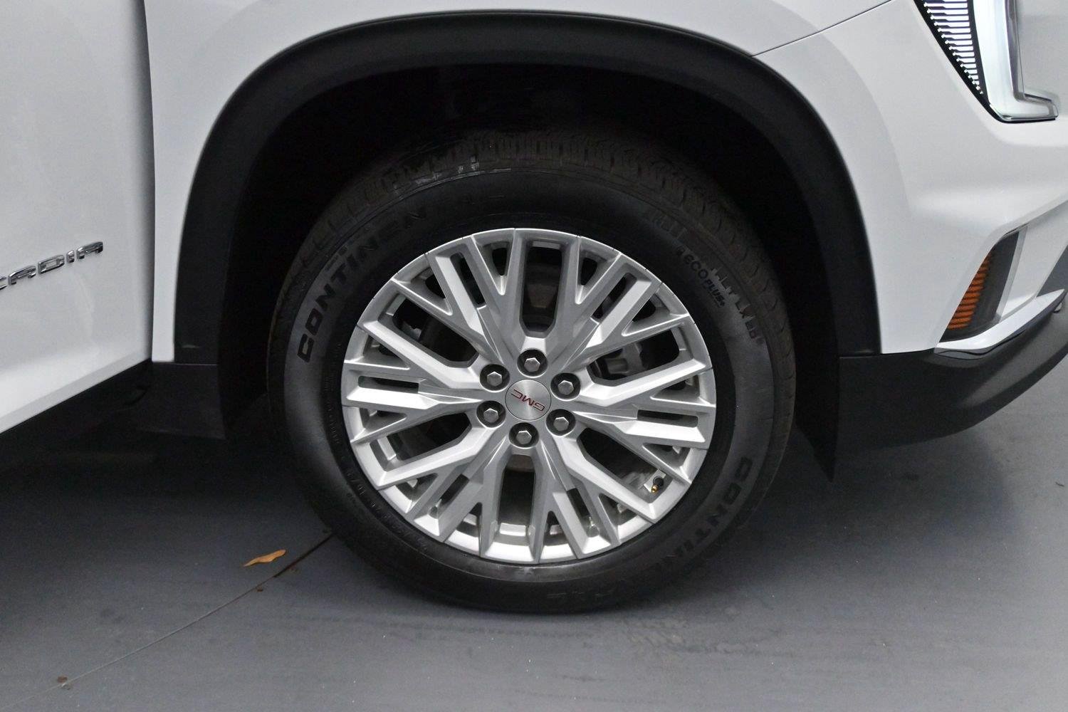 Used 2026 Summit White GMC Elevation image 34