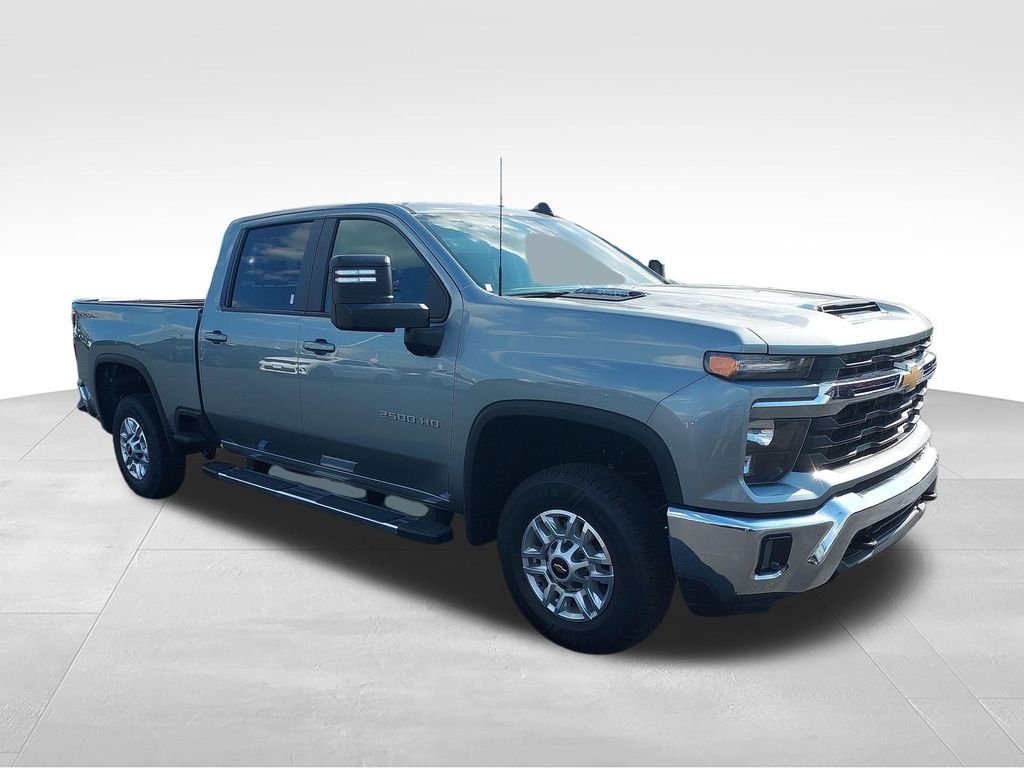 Used 2025 Gray Chevrolet LT image 7