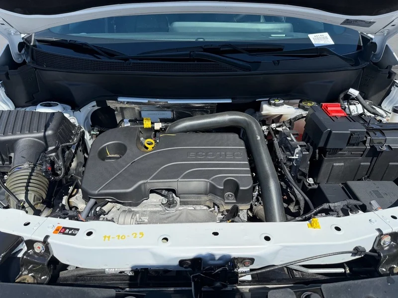 Used 2025 Summit White Chevrolet LT image 23