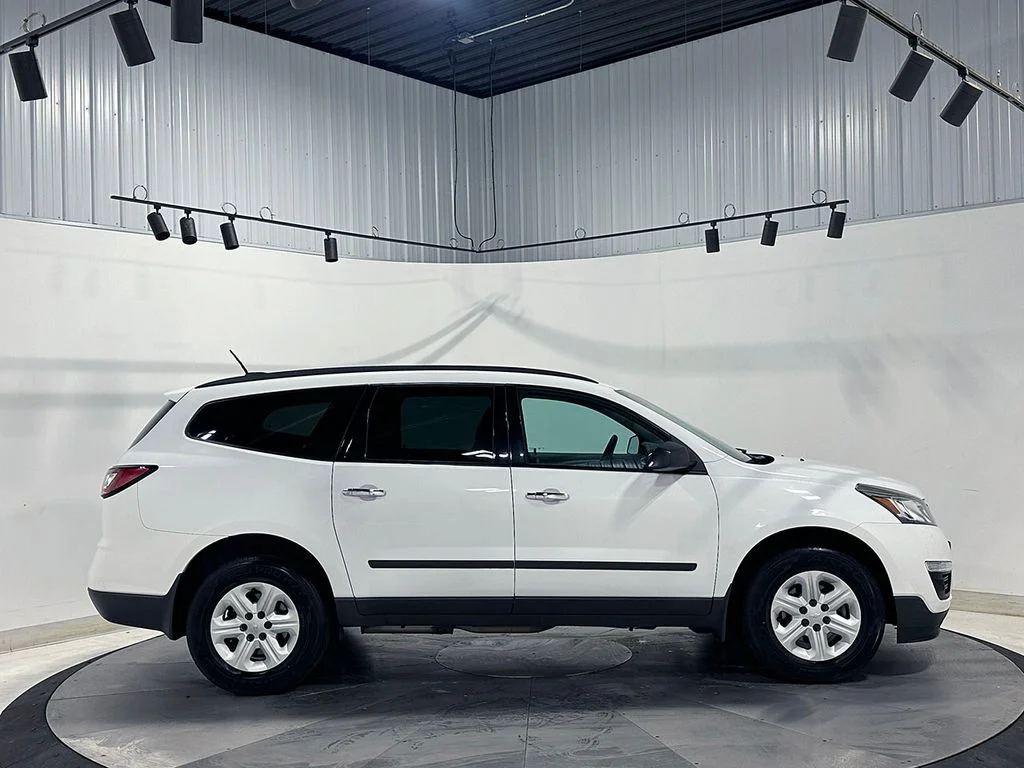 Used 2017 White Chevrolet LS image 10