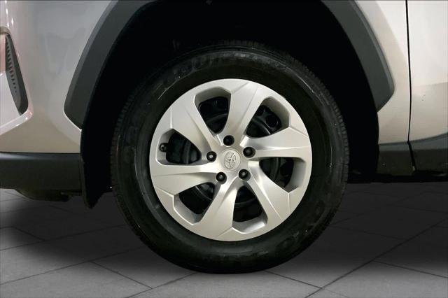 Certified Used 2023 SILVER SKY METALLIC Toyota  image 11