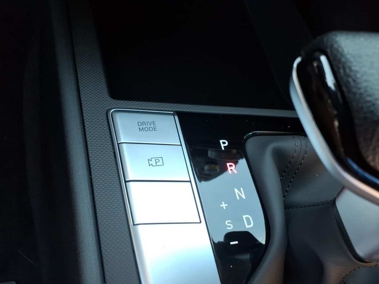 New 2026 Abyss Black Hyundai SE image 29