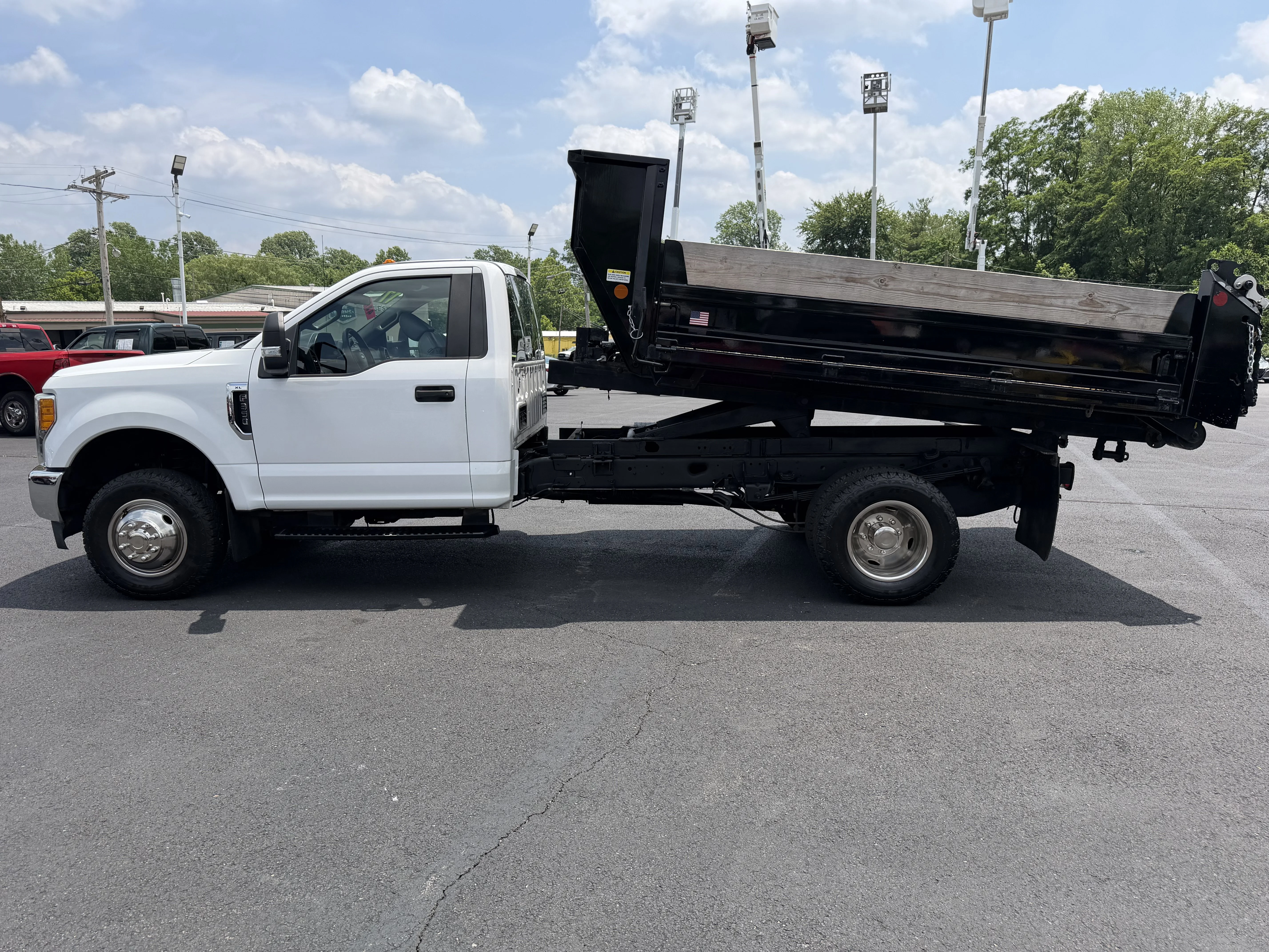 Used 2017 Oxford White   Z1 Ford XL image 5