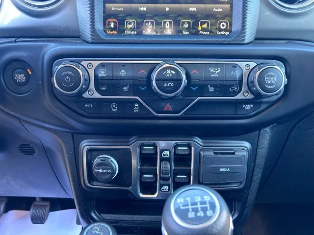 Used 2022 Beige Jeep Unlimited Sahara image 25