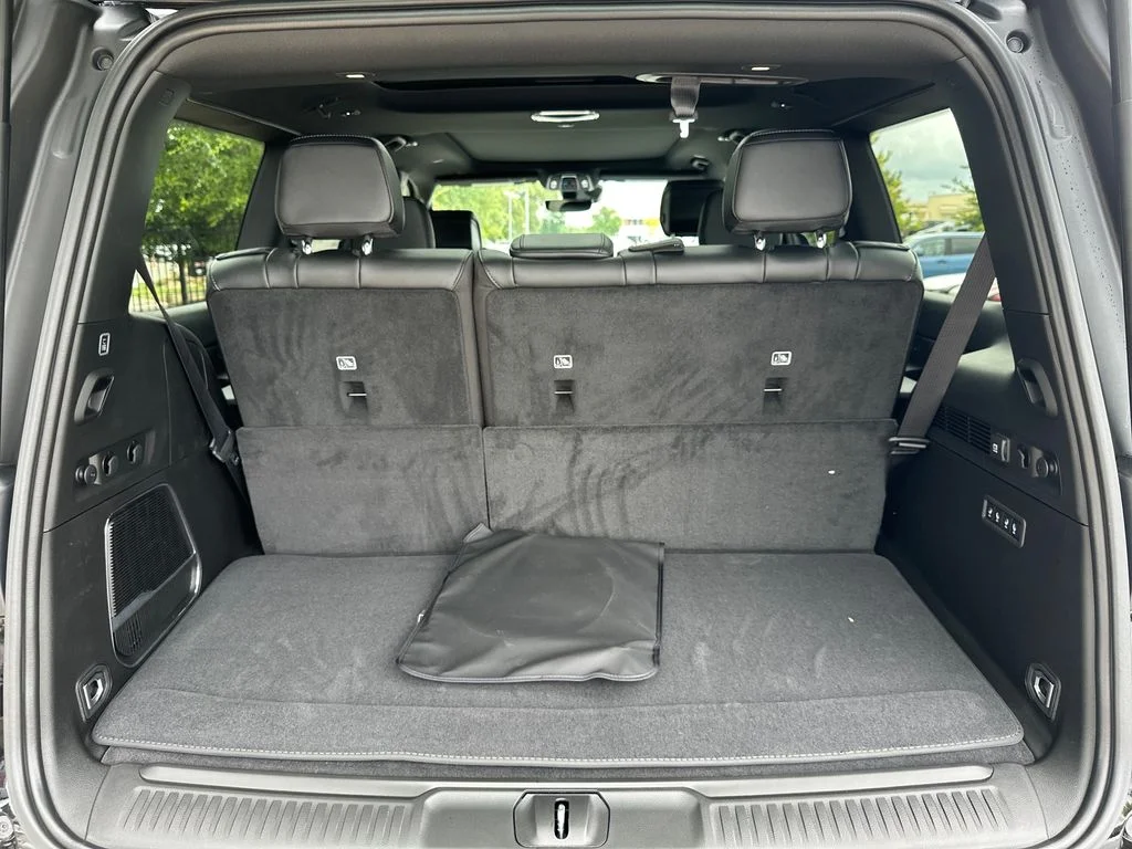 New 2026 High Gloss Black Exterior Paint Jeep Limited Reserve image 39