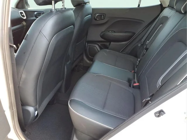 Used 2022 White Hyundai Limited image 16