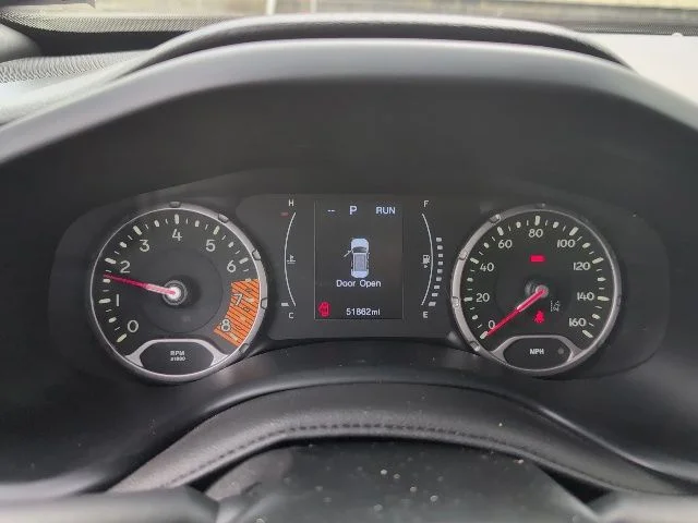 Used 2023 Gray Jeep Latitude image 19
