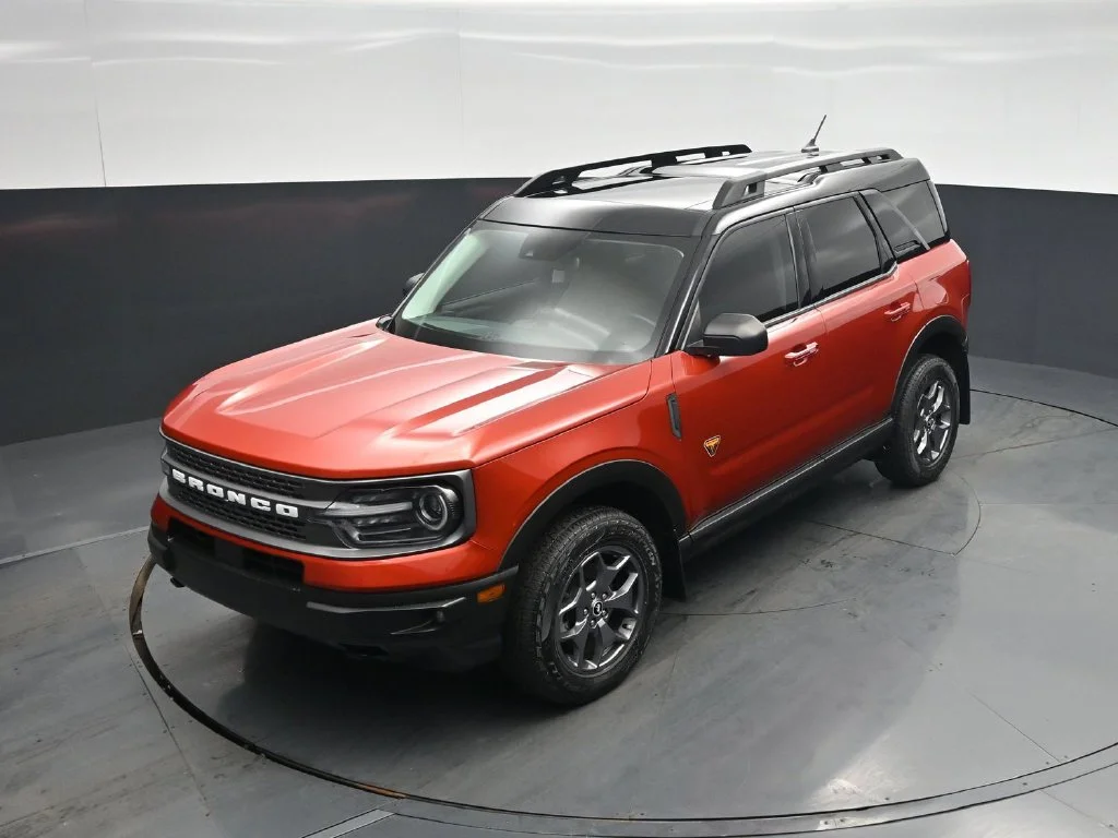 Used 2023 Red Ford Badlands image 31
