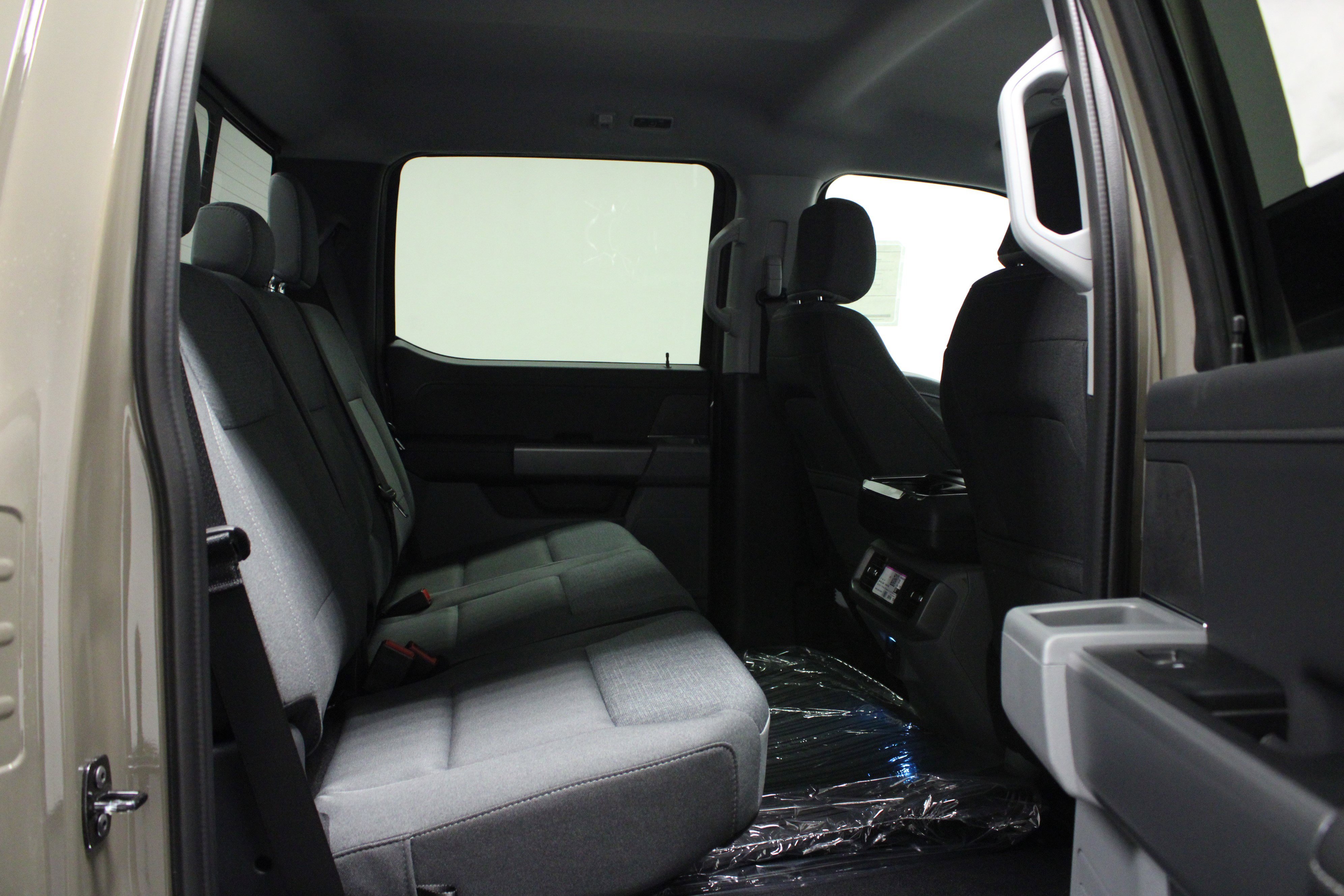 New 2026 Marsh Gray Ford XLT image 15