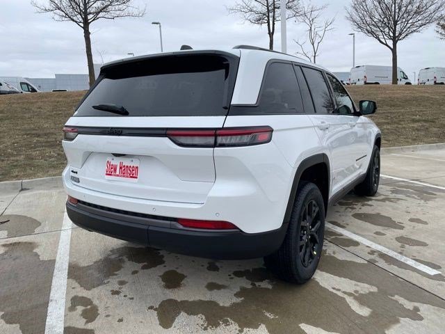 New 2026 Bright White Clearcoat Jeep Laredo Altitude image 5