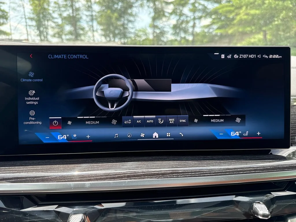 New 2027 Blue BMW M60i image 18