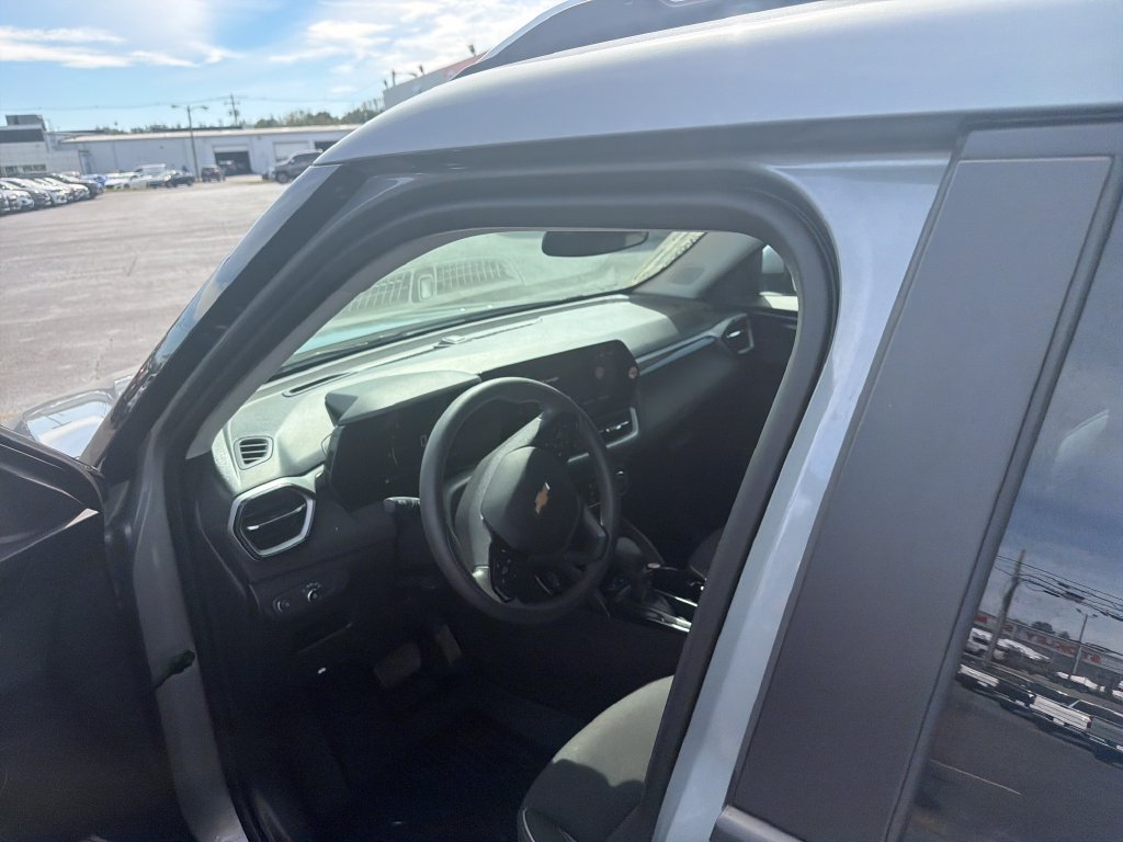 Used 2025 Gray Chevrolet LT image 15
