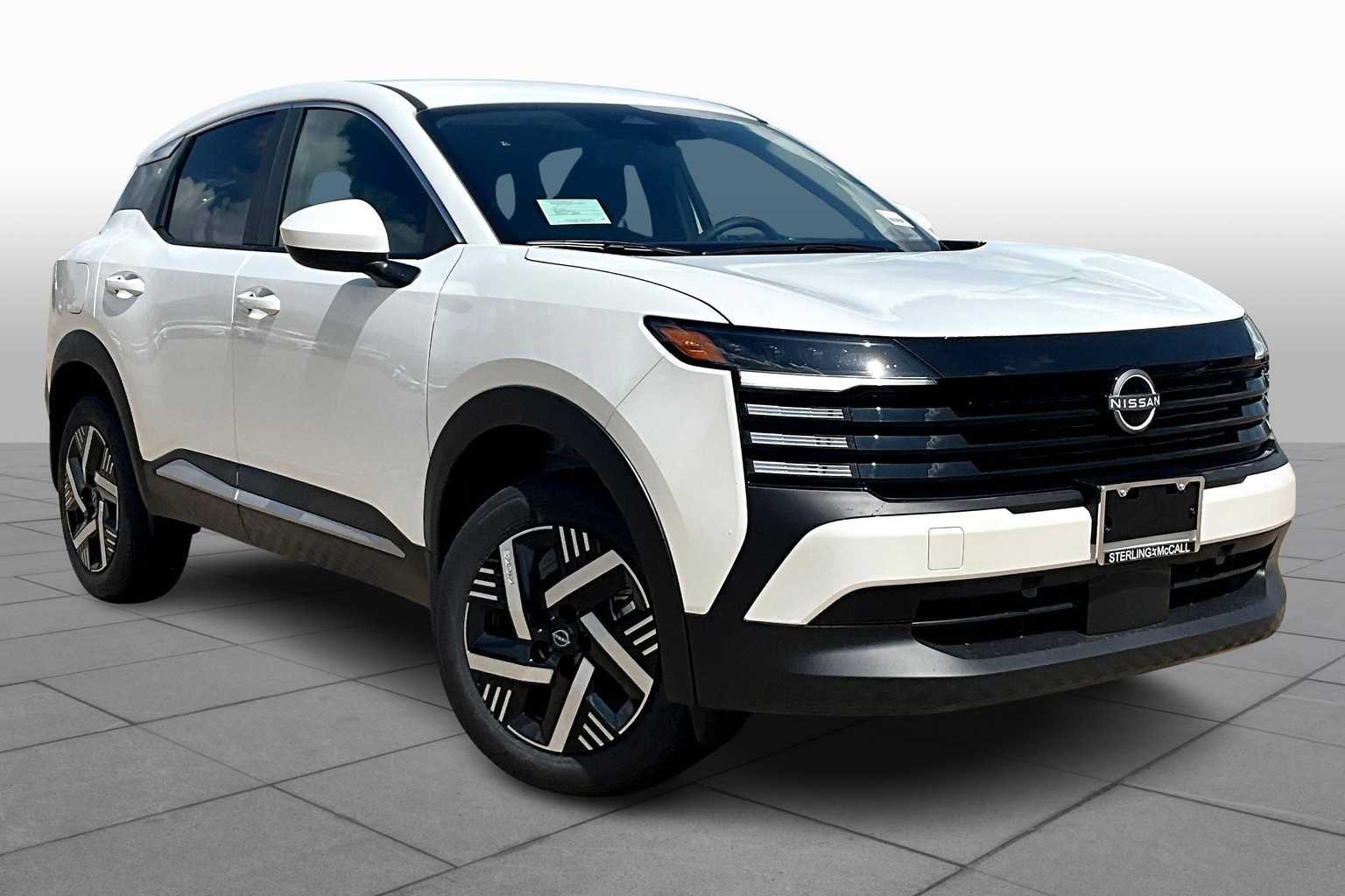 Used 2025 Aspen White Tricoat Nissan SV image 2