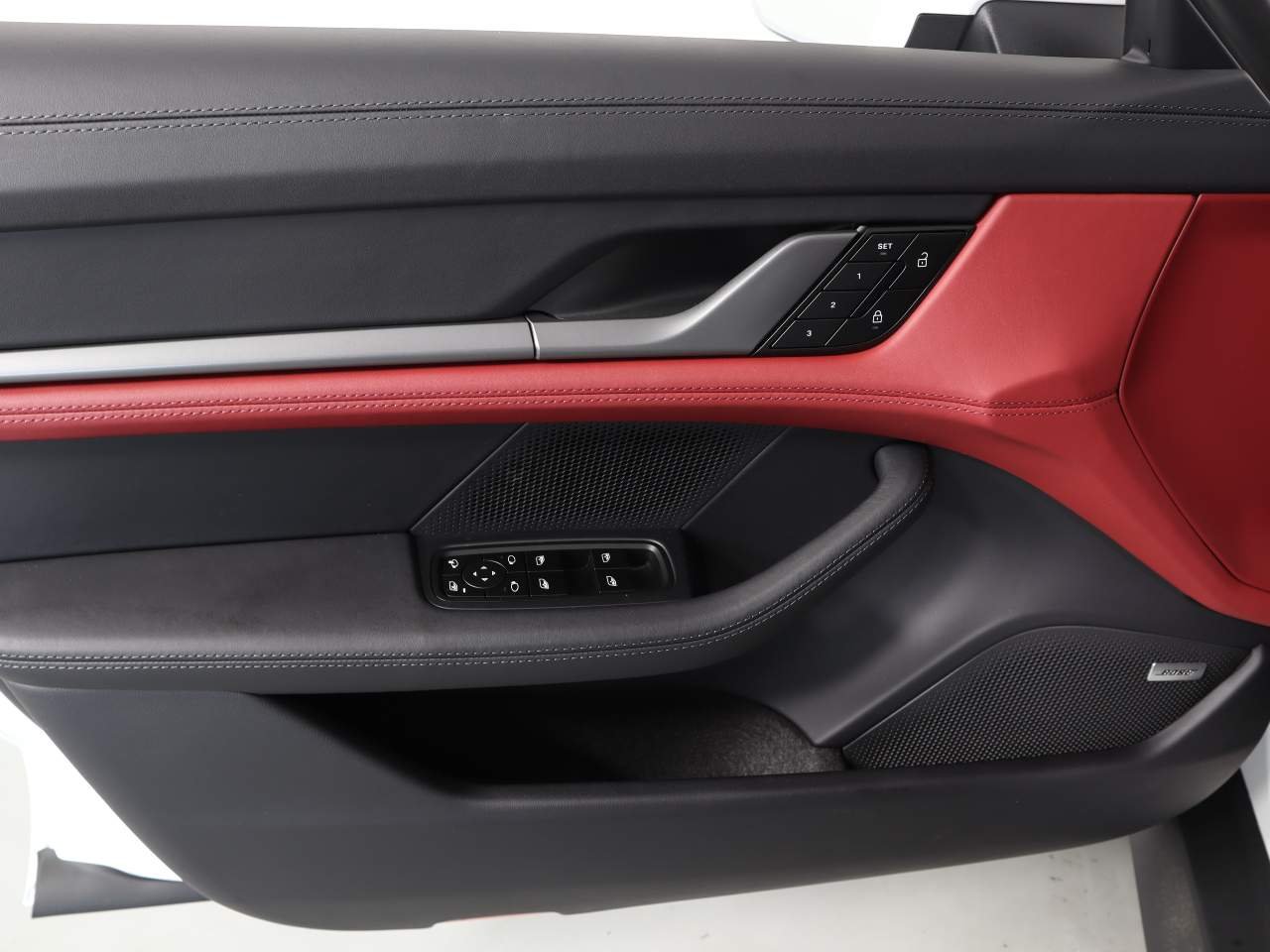 2025 Porsche Taycan Base - Photo 21
