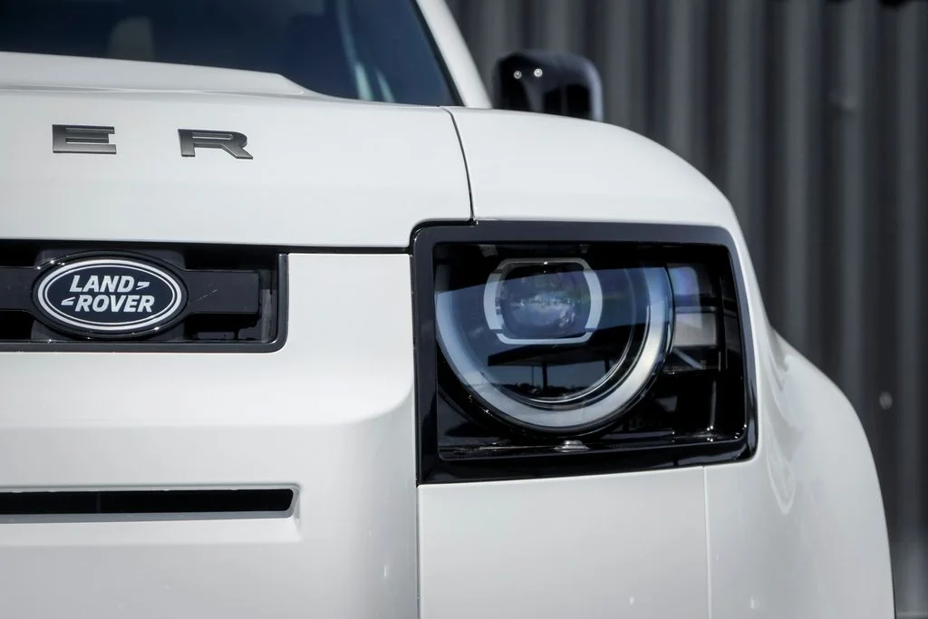 New 2026 Fuji White Land Rover X-Dynamic SE image 6