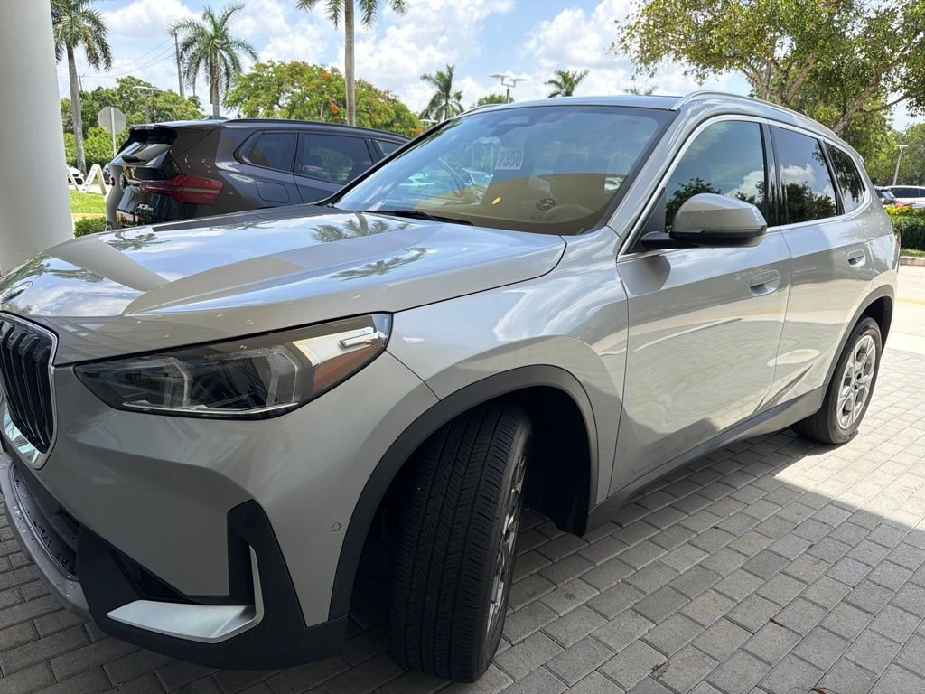 Certified Used 2023 Space Silver Metallic BMW xDrive28i image 4