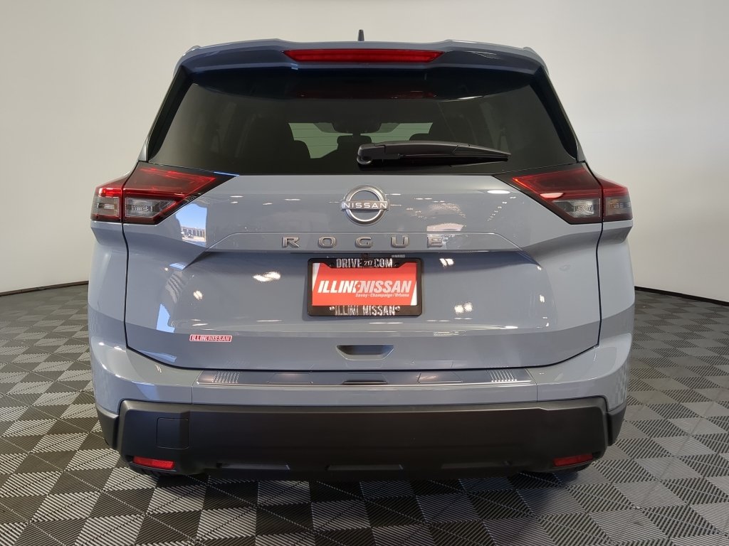 New 2026 Boulder Gray Pearl Nissan SV image 8