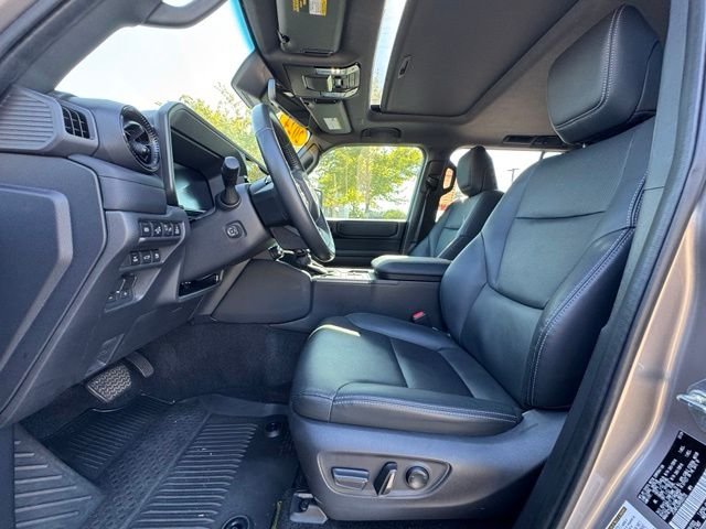 Used 2024  Toyota Base image 27