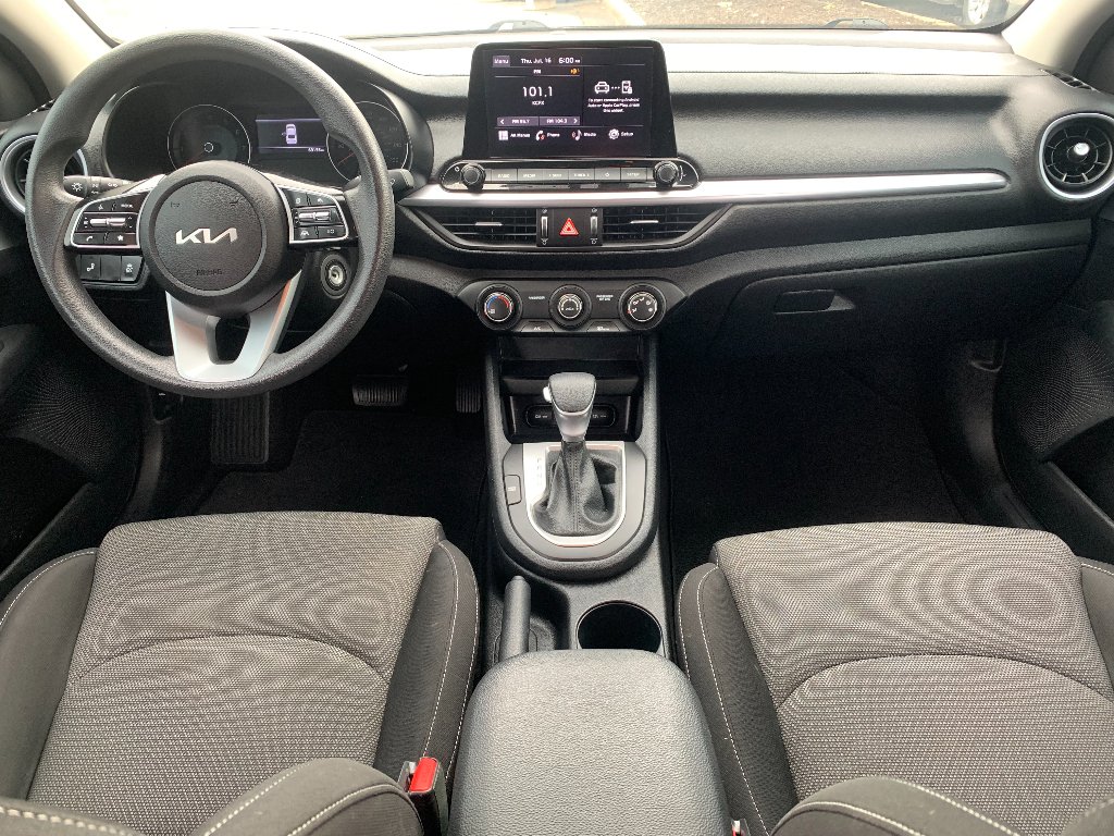 Used 2023 Aurora Black Kia LXS image 13