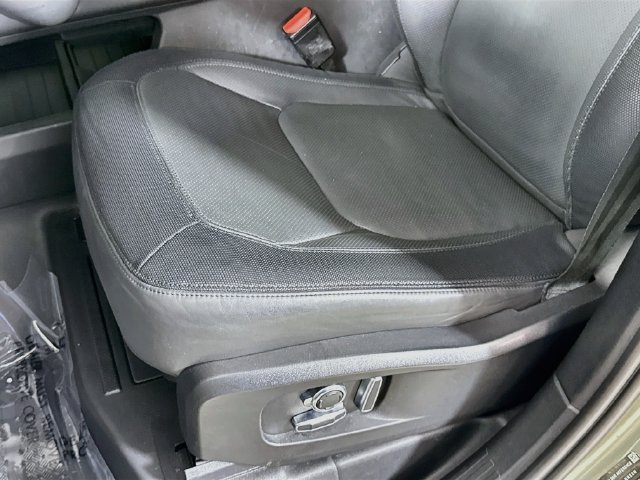 Certified Used 2023 Green Land Rover X-Dynamic SE image 22