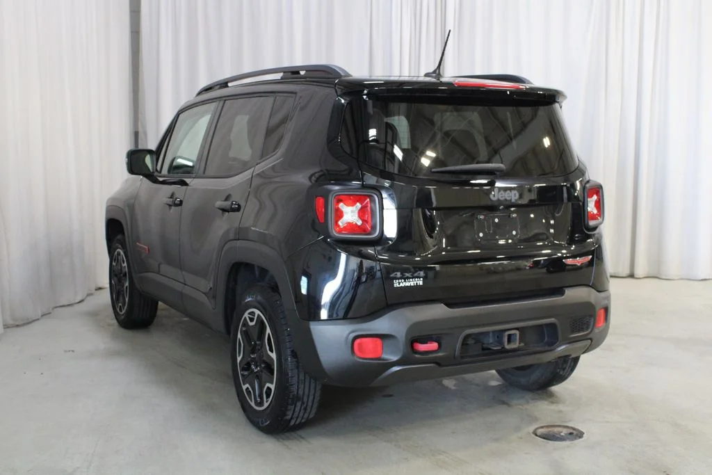 Used 2016 Black Jeep Trailhawk image 22
