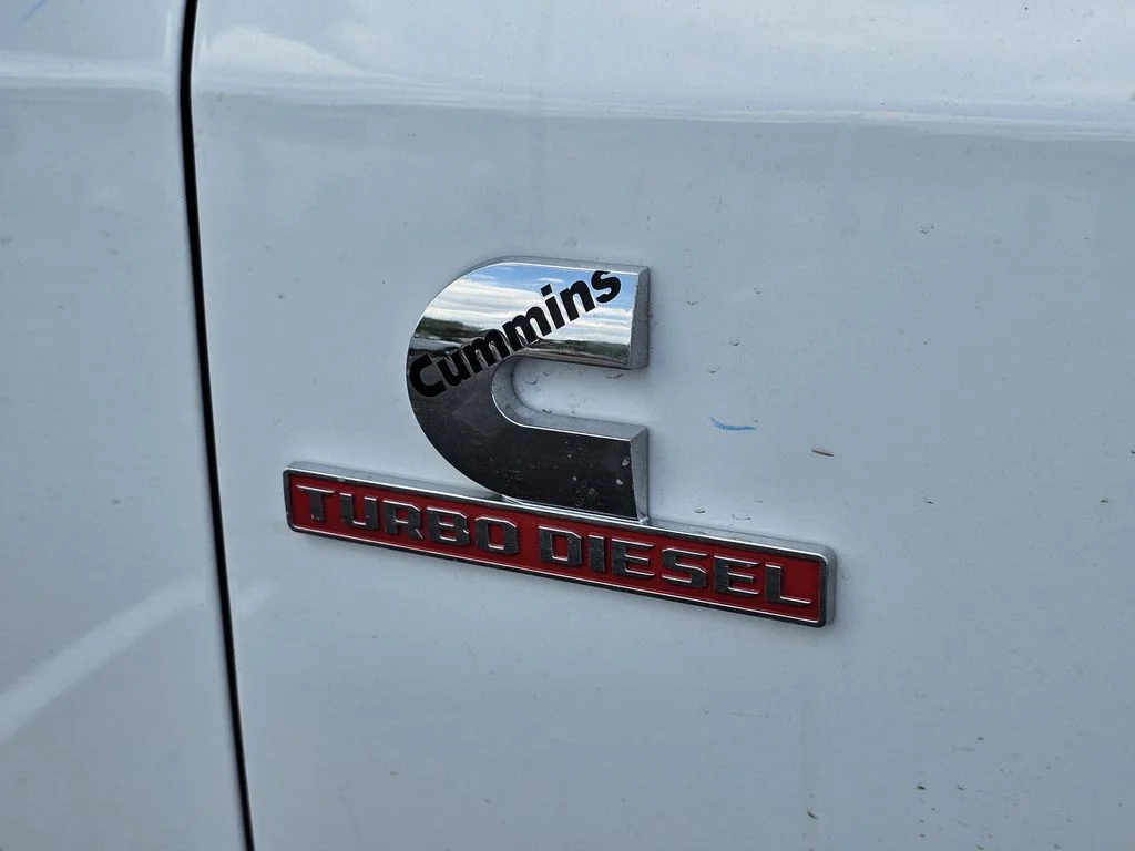 New 2026 Bright White Clear-Coat Exterior Paint RAM Tradesman image 8