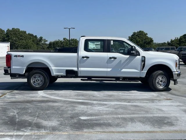 New 2026 Oxford White Ford XL image 2