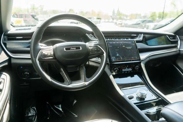 Used 2023 White Jeep 4xe image 14