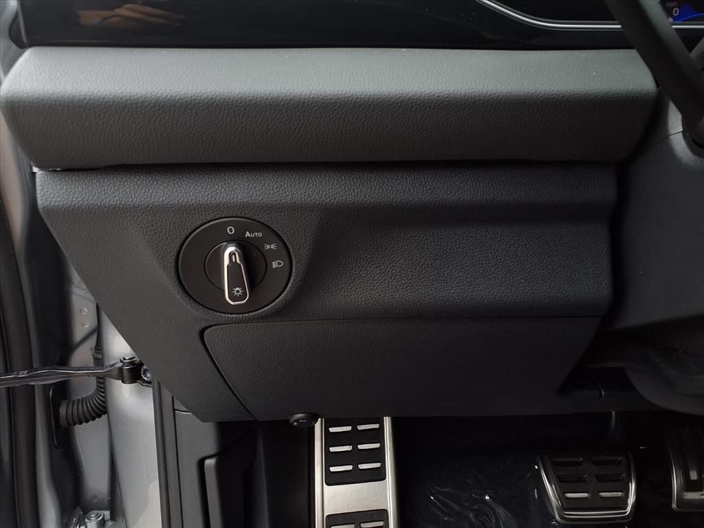 2025 Volkswagen Jetta Sport - Photo 14