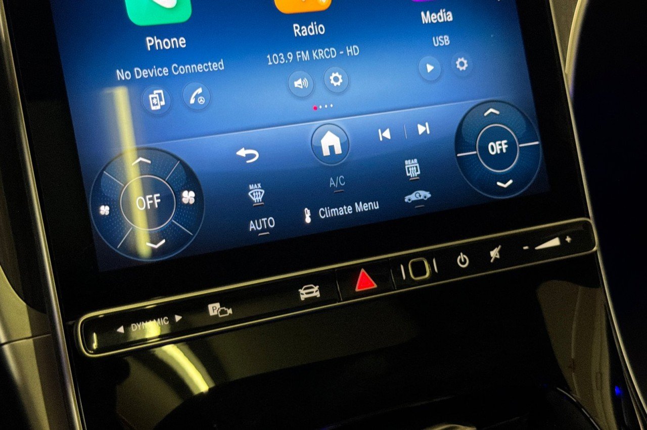 New 2026 MANUFAKTUR Alpine Grey Mercedes-Benz C 300 Sedan image 18